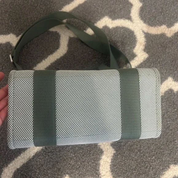 Lululemon Stylish  Green and White Tote Bag 4L - Picture 7 of 7